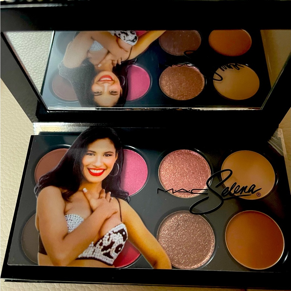 ❌SOLD❌ Mac selena eye shadow la reina me siento muy excited palette
